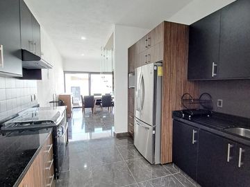 EXCLUSIVA CASA EN BRISAS PREVENTA - C/ALBERCA Y ROOF GARDEN