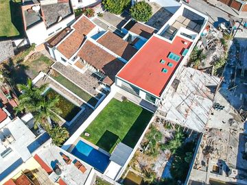 ESPECTACULAR CASA EN EXCLUSIVO FRACC EN BURGOS