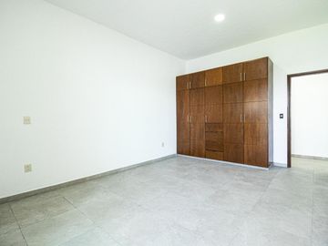 ESPECTACULAR CASA EN EXCLUSIVO FRACC EN BURGOS