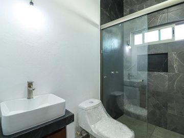 ESPECTACULAR CASA EN EXCLUSIVO FRACC EN BURGOS