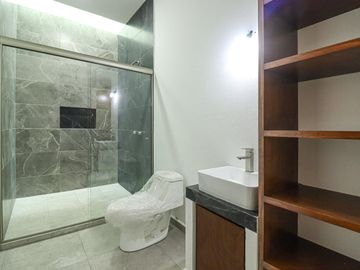 ESPECTACULAR CASA EN EXCLUSIVO FRACC EN BURGOS