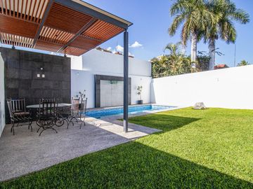 ESPECTACULAR CASA EN EXCLUSIVO FRACC EN BURGOS