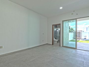 ESPECTACULAR CASA EN EXCLUSIVO FRACC EN BURGOS