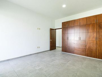 ESPECTACULAR CASA EN EXCLUSIVO FRACC EN BURGOS