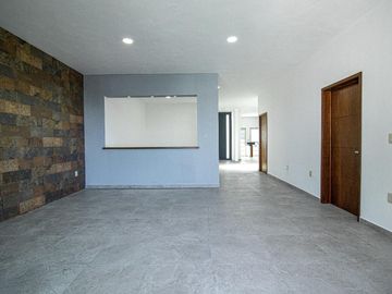 ESPECTACULAR CASA EN EXCLUSIVO FRACC EN BURGOS
