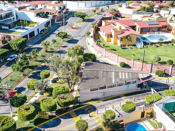 ESPECTACULAR CASA EN EXCLUSIVO FRACC EN BURGOS