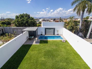 ESPECTACULAR CASA EN EXCLUSIVO FRACC EN BURGOS