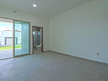 ESPECTACULAR CASA EN EXCLUSIVO FRACC EN BURGOS