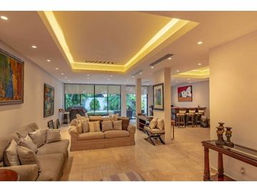 VENTA CASA EN OBARRIO COMERCIAL O RESIDENCIAL AMPLIA
