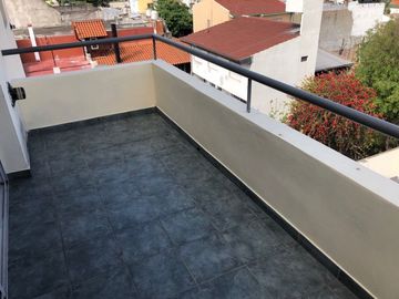 VENTA DE DEPARTAMENTO EN Caseros