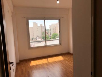 VENTA DE DEPARTAMENTO EN Caseros