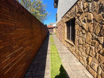 VENTA DE CASA EN Caseros
