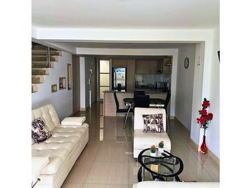 SE VENDE CASA EN CONJUNTO CERRADO-DOSQUEBRADAS