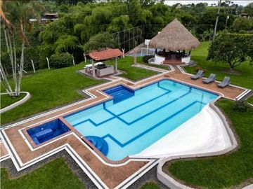 Hermosa casa-finca campestre en Morelia, Pereira