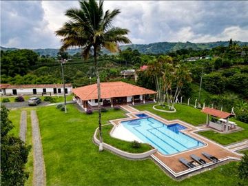 Hermosa casa-finca campestre en Morelia, Pereira