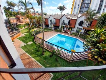 Casa dúplex en conjunto, sector Makro, Dosquebradas