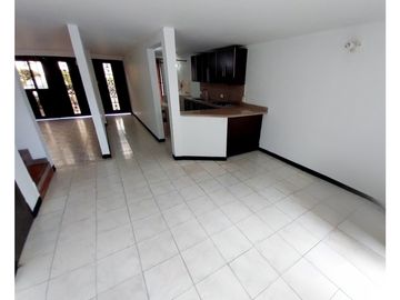 Casa dúplex en conjunto, sector Makro, Dosquebradas