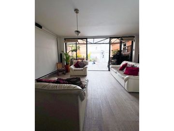 Espectacular casa esquinera en conjunto, sector Bombay, Dosquebradas