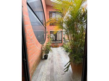 Espectacular casa esquinera en conjunto, sector Bombay, Dosquebradas