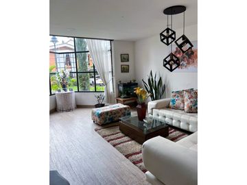 Espectacular casa esquinera en conjunto, sector Bombay, Dosquebradas