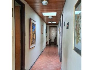 EN VENTA AMPLIA CASA LOTE EN DOSQUEBRADAS