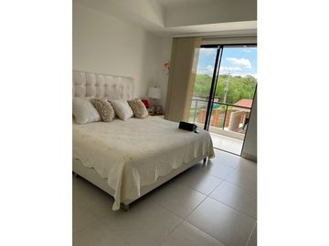 Casa esquinera en conjunto cerrado Mukava del valle Cerritos Pereira