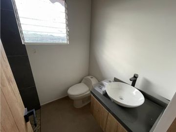 HERMOSA TOWNHOUSE - ALTOS DE TANAMBI