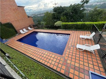 HERMOSA TOWNHOUSE - ALTOS DE TANAMBI