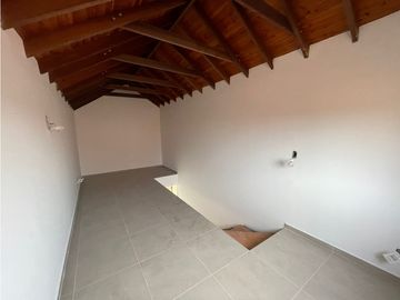 HERMOSA TOWNHOUSE - ALTOS DE TANAMBI