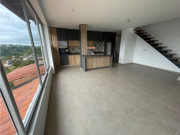 HERMOSA TOWNHOUSE - ALTOS DE TANAMBI