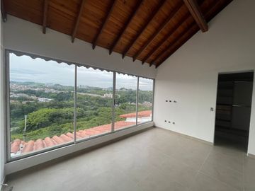 HERMOSA TOWNHOUSE - ALTOS DE TANAMBI