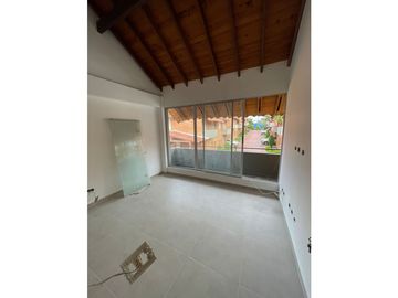 HERMOSA TOWNHOUSE - ALTOS DE TANAMBI