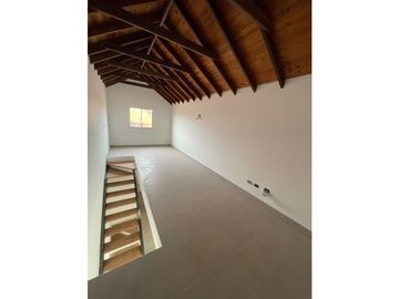 HERMOSA TOWNHOUSE - ALTOS DE TANAMBI