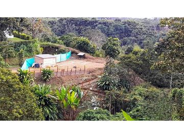 Lote con diseño y cimientos en condominio  Morelia, Pereira