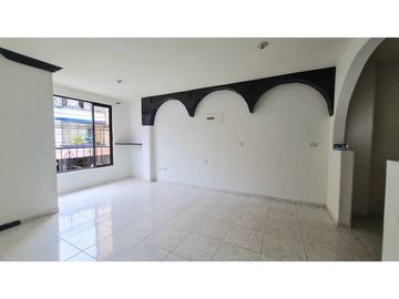 EN VENTA CASA DE 4 NIVELES EN SAMARIA II