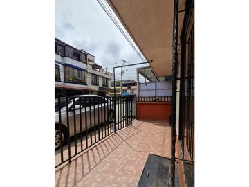 EN VENTA CASA DE 4 NIVELES EN SAMARIA II