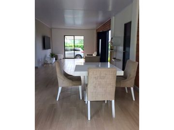 Casa campestre en condominio, La Palmilla, vía Alcalá