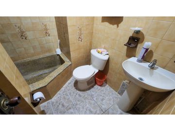 Casa esquinera comercial en San Fernando, Dosquebradas