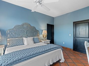 En Venta Departamento Amueblado en San Miguel de Allende: Capilla de Piedra