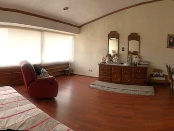CASA EN VENTA CON SEGURIDAD EN CIUDAD SATÉLITE, NAUCALPAN DE JUÁREZ