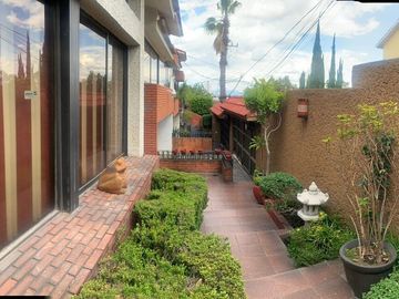 CASA EN VENTA CON SEGURIDAD EN CIUDAD SATÉLITE, NAUCALPAN DE JUÁREZ