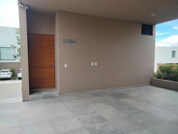 CASA EN VENTA EN GRAN CAPRICHO CUMBRES DEL LAGO JURIQUILLA QUERETARO