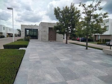 CASA EN VENTA EN GRAN CAPRICHO CUMBRES DEL LAGO JURIQUILLA QUERETARO