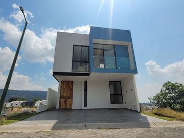 VENTA DE CASA EN BOSQUE REAL TLAJOMULCO DE ZUÑIGA.