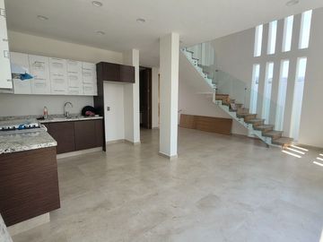 VENTA DE CASA EN BOSQUE REAL TLAJOMULCO DE ZUÑIGA.