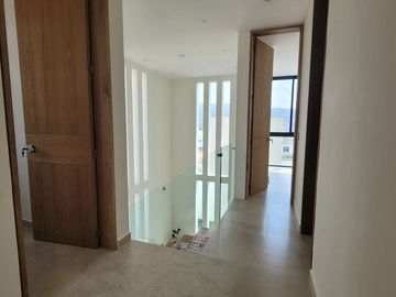 VENTA DE CASA EN BOSQUE REAL TLAJOMULCO DE ZUÑIGA.