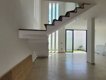 VENTA DE CASA EN BOSQUE REAL TLAJOMULCO DE ZUÑIGA.