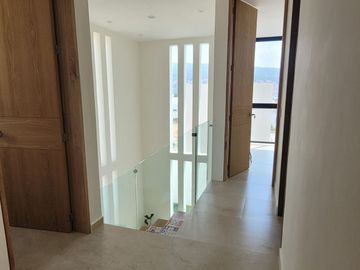 VENTA DE CASA EN BOSQUE REAL TLAJOMULCO DE ZUÑIGA.
