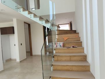 VENTA DE CASA EN BOSQUE REAL TLAJOMULCO DE ZUÑIGA.