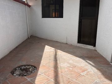 VENDO CASA LAGO DE GUADALUPE